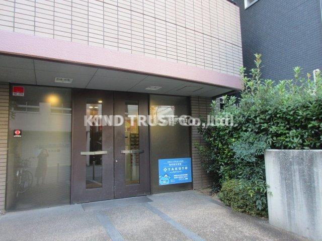 ライフ北梅田のエントランス|落ち着いたエントランスです