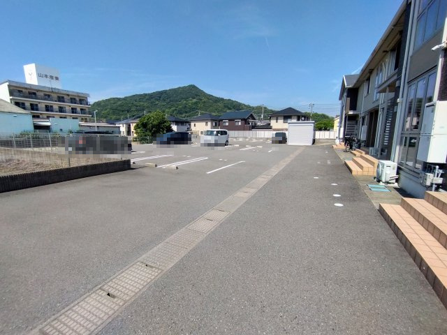 【駐車場】 | D-roomシルクマムB