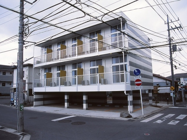 レオパレスブルーパークの外観|2003年完成ロフト付きマンション♪