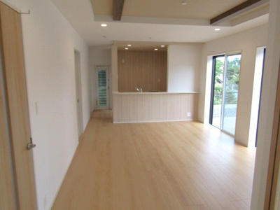 【居間・リビング】 | ブルーミングガーデン南アルプス市山寺　2号棟 | 使いやすいリビングです