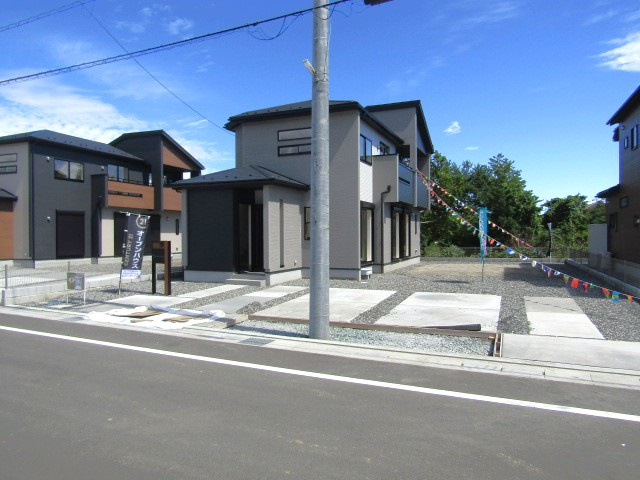 【庭】 | ブルーミングガーデン南アルプス市山寺　2号棟 | お庭の付いた物件です