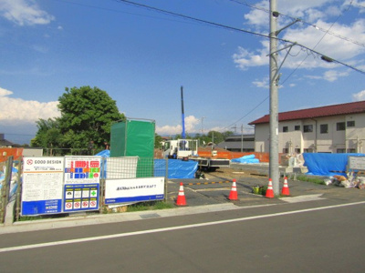 【前面道路含む現地写真】 | ブルーミングガーデン南アルプス市山寺　2号棟 | 前面道路含む現地写真です