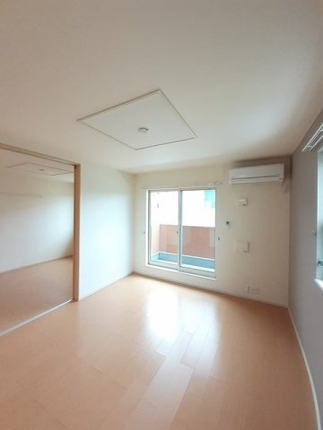 ワイズＫⅡの居間・リビング|ゆったり過ごせる居間です
