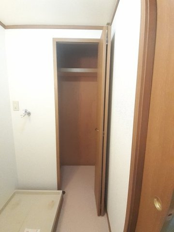 フローラＢの内装|内装は落ち着いています
