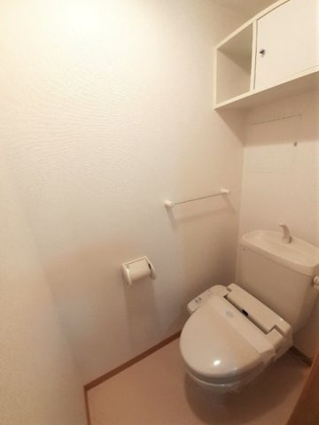パレス・ニュールミネⅡ　Ａのトイレ|清潔感のあるトイレです