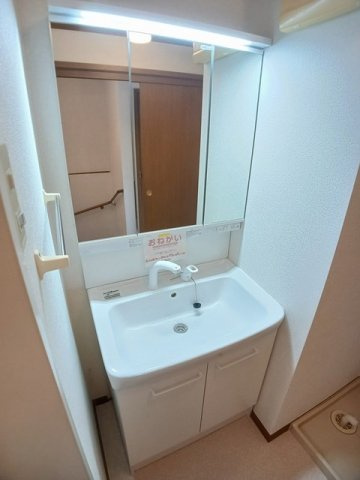 コーポフォレストⅡ　Ａの洗面所|広い洗面スペース