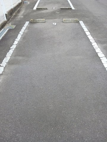 コーポフォレストⅡ　Ａの駐車場|駐車場完備です