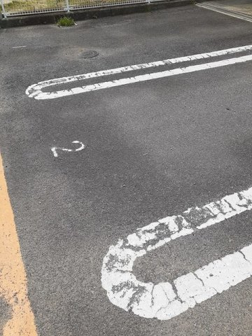 ヴィラ　エンゼルＡの駐車場|駐車場に車を止められます
