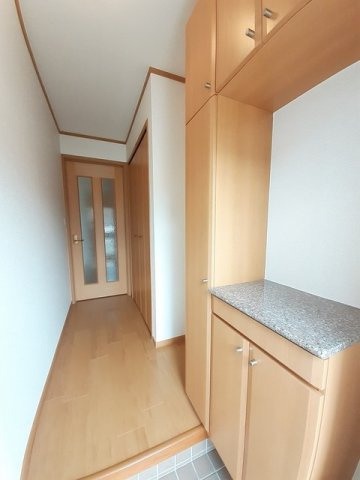 ヴィラ　エンゼルＡの玄関|落ち着いた玄関です