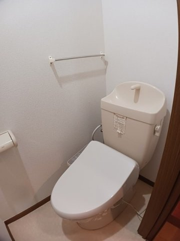 カーサ木太Ⅱのトイレ|ゆったりとした空間のトイレです