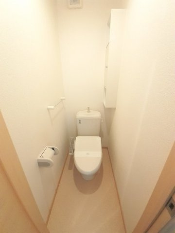 アースＣのトイレ|清潔感のあるトイレです