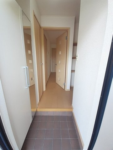 アースＣの玄関|収納もある玄関です