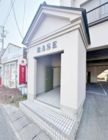 BASE津田のエントランス