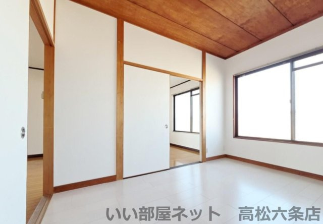 BASE津田の洋室