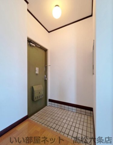 BASE津田の玄関