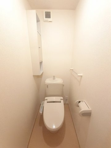 ラメゾン　ドゥ　カンパーニュＢのトイレ|落ち着いた色調のトイレです