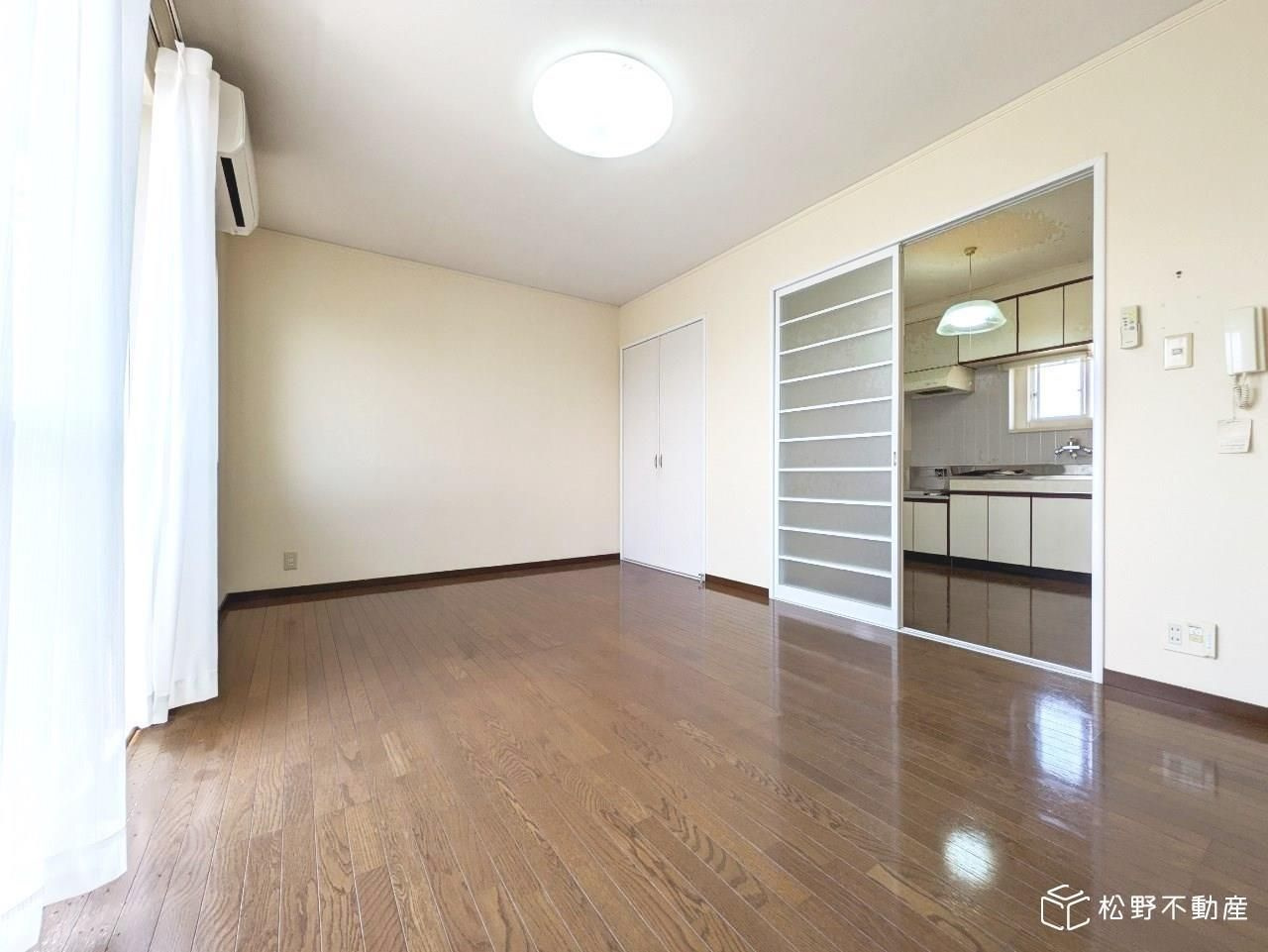 コーポビジョンの居間・リビング