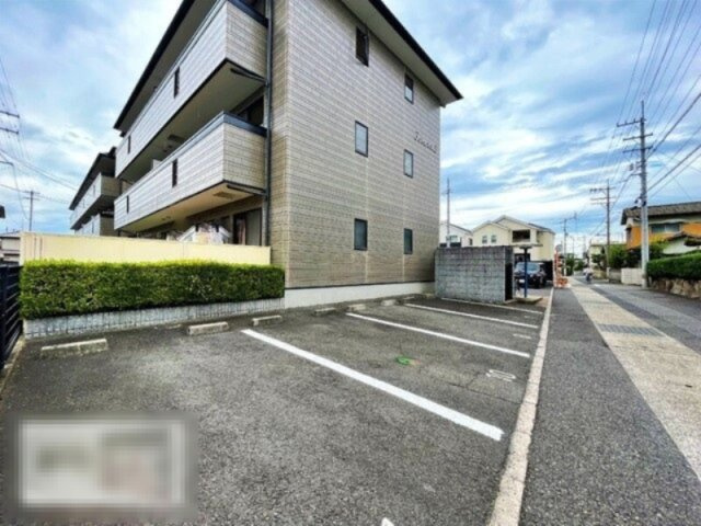 Fo.トロワ木太Ｂの駐車場