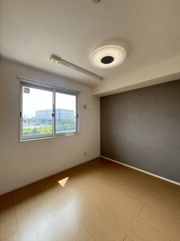 セジュールモダン　B棟の洋室|イメージ102号室の写真