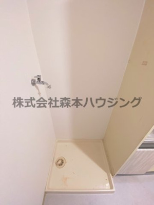 【設備】 | 　ラ・ヴィアン・ローズ | 室内洗濯機置き場です