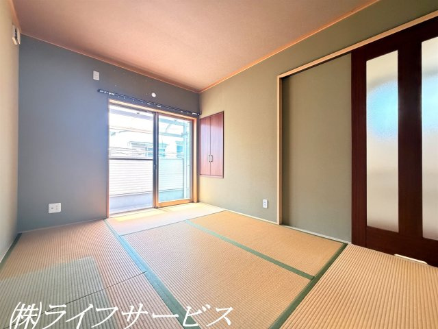 【和室】 | 西三国３丁目中古戸建 | 和室６帖/物入有