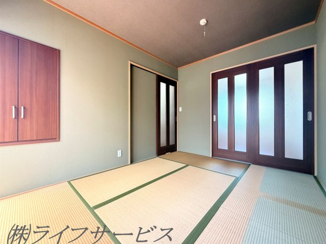 【和室】 | 西三国３丁目中古戸建 | 和室６帖/物入有