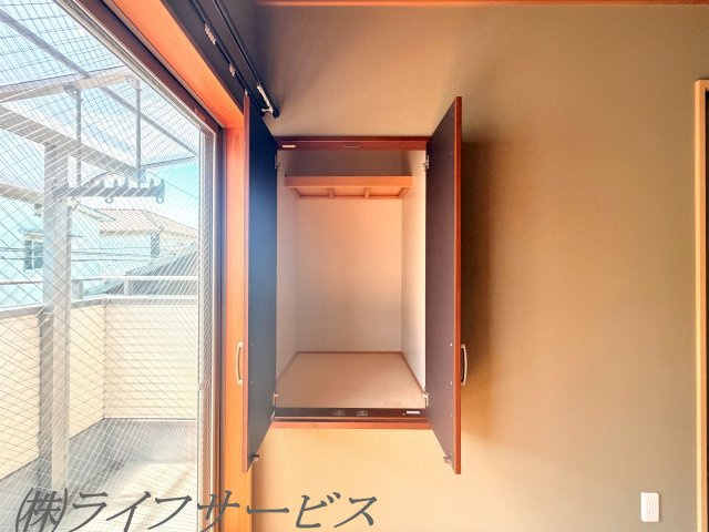 【収納】 | 西三国３丁目中古戸建 | 和室６帖/物入有