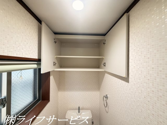 【収納】 | 西三国３丁目中古戸建 | ２階トイレ上部収納有