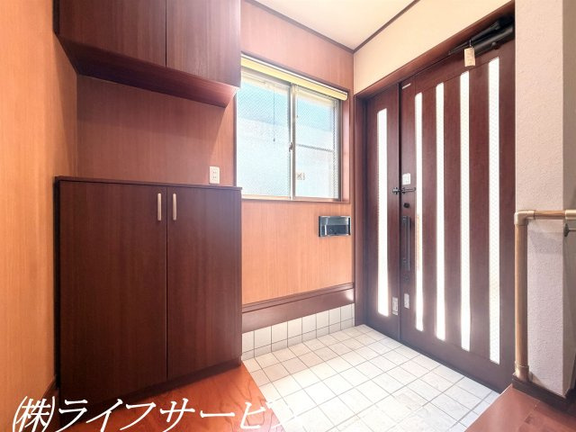 【玄関】 | 西三国３丁目中古戸建 | 玄関/シューズボックス有
