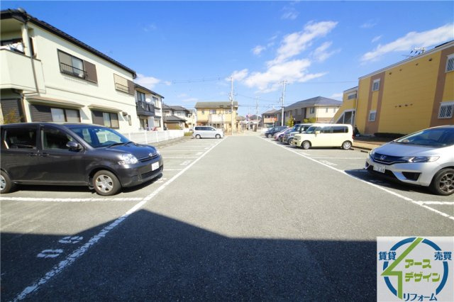 シャルマンホームBの駐車場