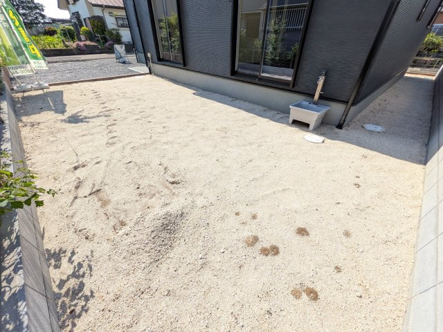 第1　牛久市岡見町　新築戸建ての庭