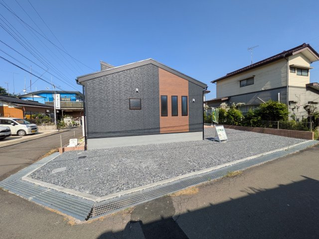 第1　牛久市岡見町　新築戸建ての外観