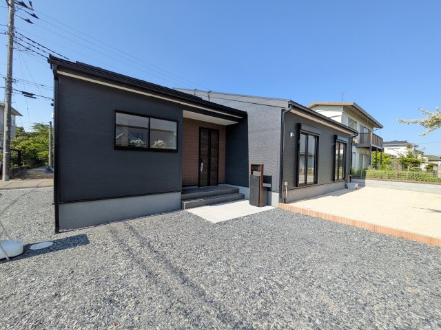 第1　牛久市岡見町　新築戸建ての外観
