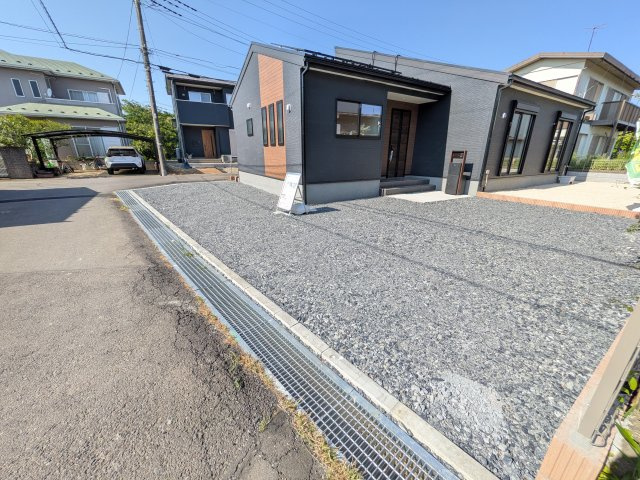 第1　牛久市岡見町　新築戸建ての外観