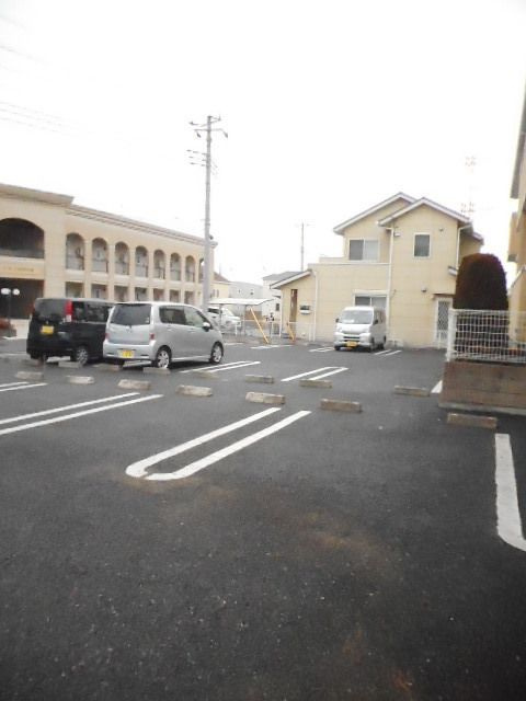 ハミングヒルズＡの駐車場