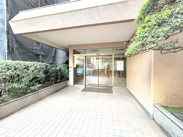 浜町グランドハイツのエントランス