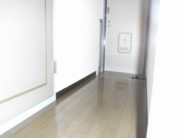 ブリーズ菊川マンションの玄関