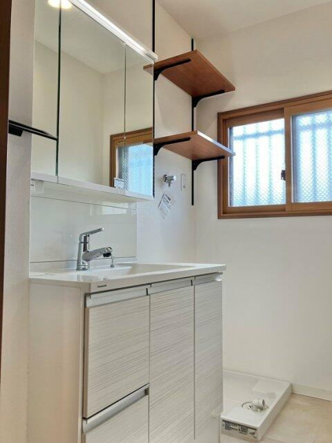 本町戸建の洗面所