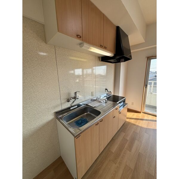 春日井市二子町１丁目の賃貸マンションのキッチン