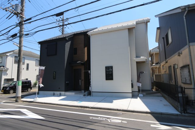 小平市小川西町５丁目　の外観|1階に水回りがまとまった動線の良い間取り♪