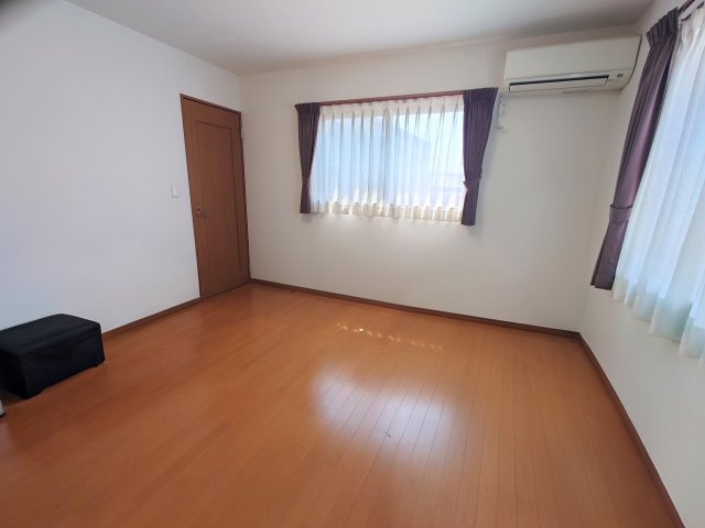 売中古戸建　静岡市駿河区中島の洋室