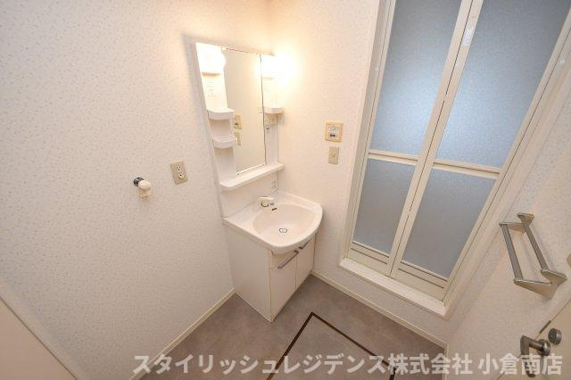 ヴィラシャーメゾン行橋　プリモの洗面所