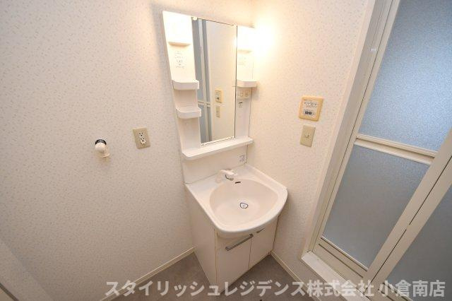 ヴィラシャーメゾン行橋　プリモの洗面所