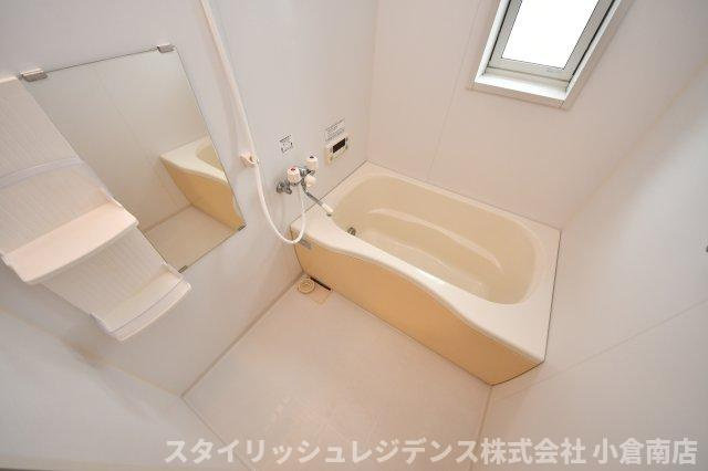 ヴィラシャーメゾン行橋　プリモの浴室