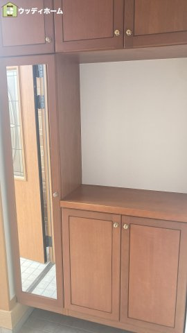 越谷市東大沢2丁目　中古一戸建ての玄関