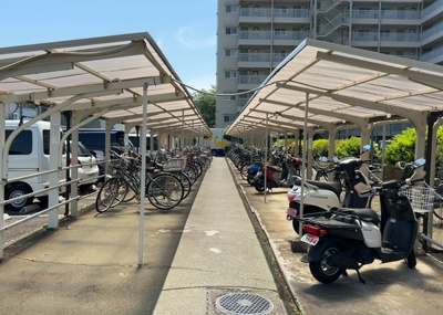 【駐輪場】 | 相模原リリエンハイムＣ棟 | マンションの駐輪場は、事前に空きがあるか確認を取ると安心です。せっかく入居したのに駐輪スペースがない！なんてことになったら大変ですよね。そこで、内見時や購入前にはまず事前に確認しておくと良いでしょう。