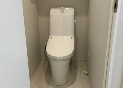 【トイレ】 | 相模原リリエンハイムＣ棟 | トイレは大きさや形、機能、抗菌性などが異なる多種多彩なタイプが各メーカーから出ています。それぞれに良さがあるため、事前にどういったタイプのトイレがいいのかをご家庭内で決めて、内見に行くといいでしょう。