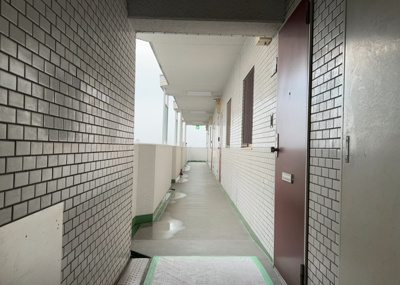 【その他共用部分】 | パレ・ドール西八王子 | 共有部分は、住民なら誰もが使える設備のこと。例えば駐車場やエレベーター、インターネット設備、セキュリティ設備などがあります。他にも、マンションの廊下・外部階段やエントランス・ゴミ置き場などがあります。