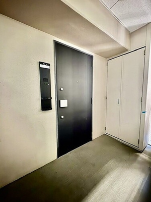 【玄関】 | クリスタルグランツ谷町