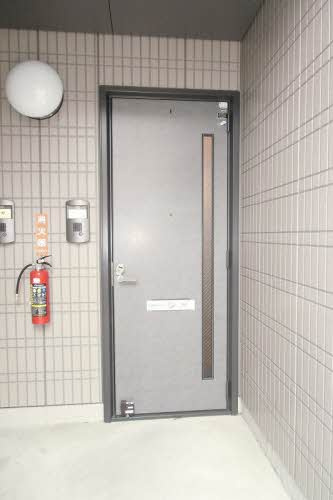 アメニティ朝倉 A棟の玄関